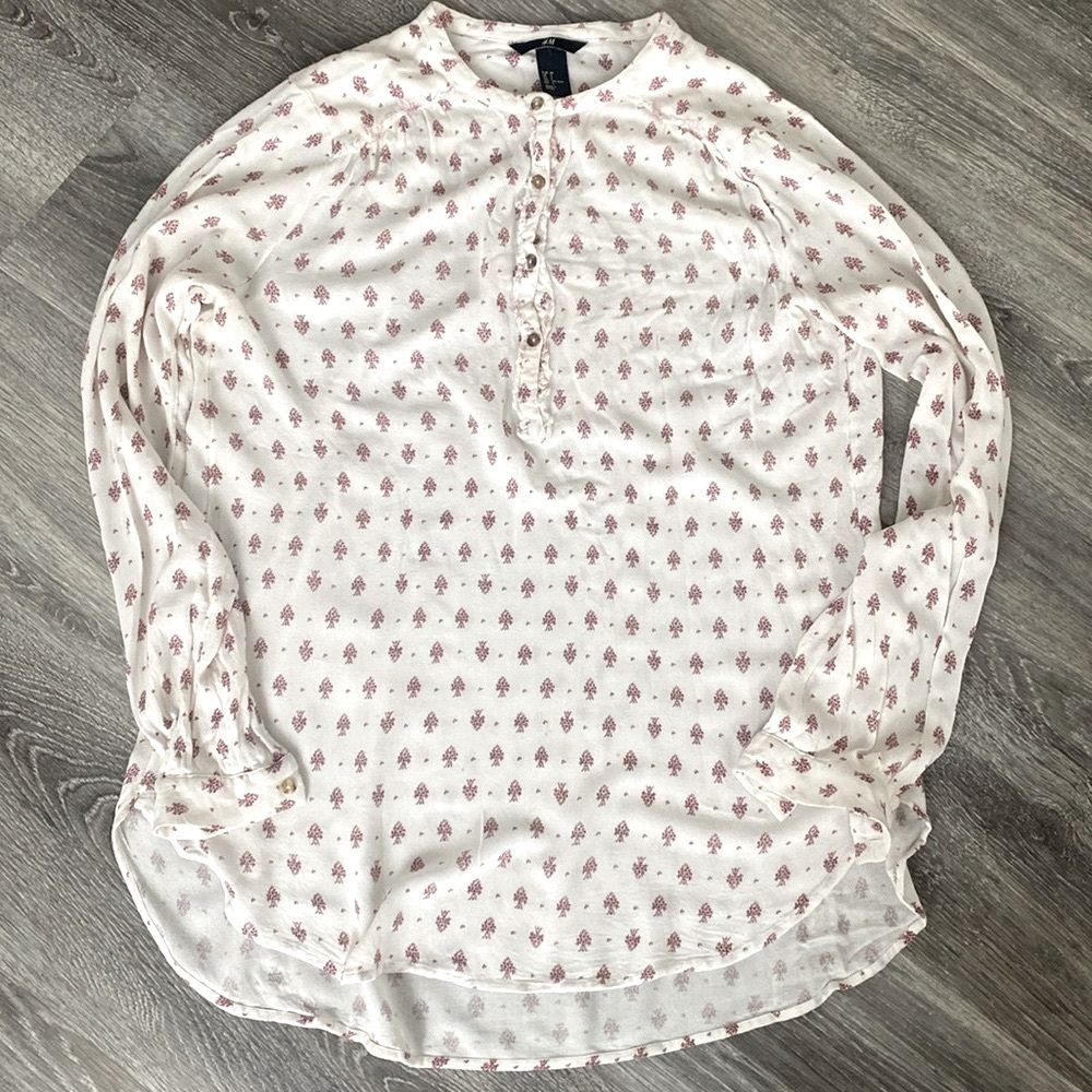 H&M Floral Pattern on Cream Blouse size 4 Cottage Core Boho Beach Coastal Beach
